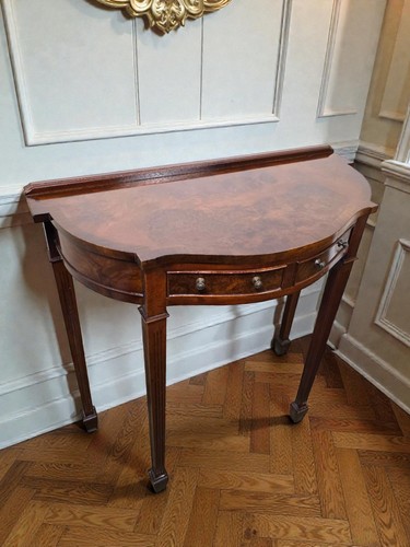 Antique style burr - style,