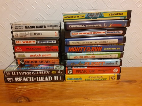 Commodore bundle 17 - 64, of