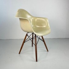 VINTAGE 1950s EAMES HERMAN MILLER DAW RAR CHAIR IN PARCHMENT WHITE #4021c