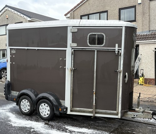 Horse trailer ifor william - trailer,
