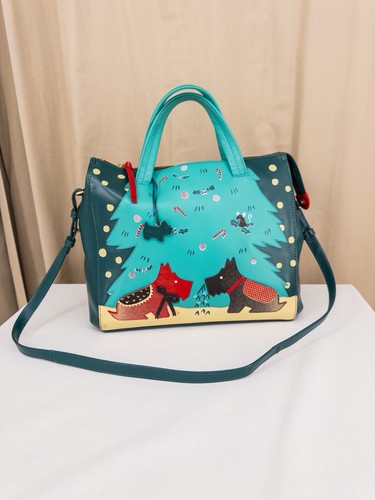 Radley london under - under, the