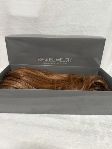 Raquel welch scene stealer - raquel,