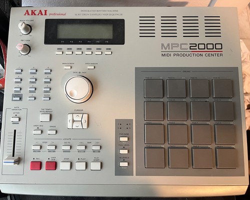 Mpc 2000 drum machine used - 2000, machine.