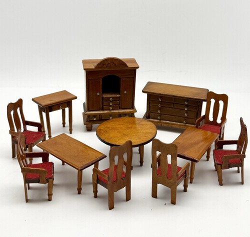 Lovely vintage dolls house - vintage,