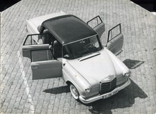 Mercedes-Benz 190/190D Fintail Heckflossen original official press photograph