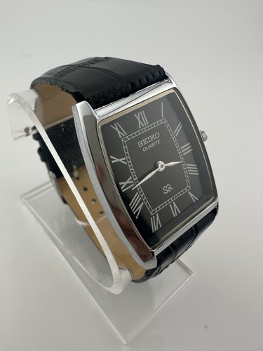 Black dial vintage seiko - black,