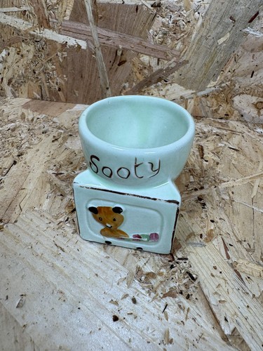 Sooty egg cup - sooty, keele