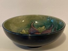 MOORCROFT POTTERY DISH/SMALL BOWL  FLORAL PATTERN IN GREEN
