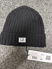 CP Company Logo Patch Ribbed Wool Beanie. Size UNI. Col 968 Forged Iron Grey New