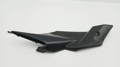 Right seat side panel - side,