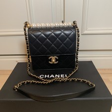 CHANEL BLACK CHIC PEARLS SMALL