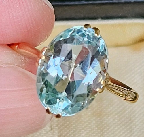 3.5ct aquamarine 18ct gold