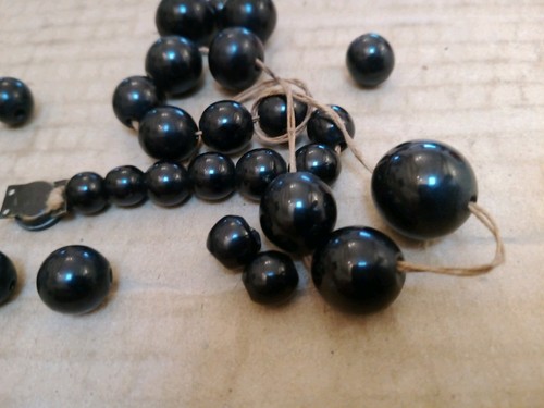 Old broken black beaded - black,