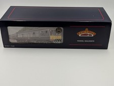 Bachmann OO Gauge 32-911 Class 108 Three Car DMU BR Green DCC Ready