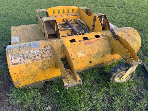 Hydraulic bucket brush - bucket, sweeper