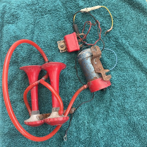 Air horns vintage 1970s - horns,