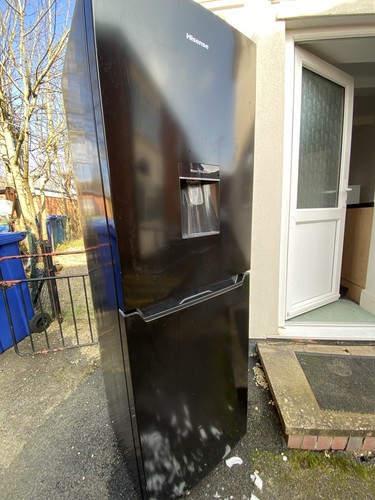 Hisense fridge freezer - hisense,