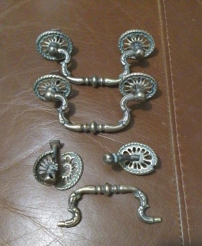Vintage solid brass - drop, bail
