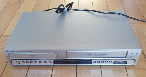 Pye pdv560vr dvd player vhs - pye,