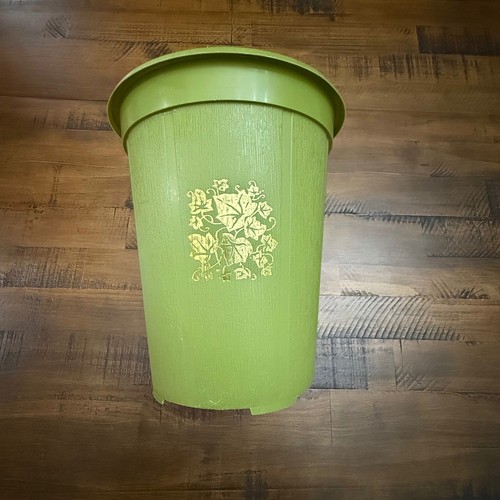 Vintage 70s avocado green - vintage,