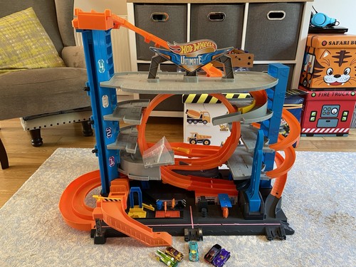 Hot wheels ultimate - hot, garage