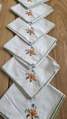 Vintage white embroidered - vintage,