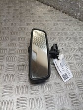 VAUXHALL Vectra 4 Door Saloon