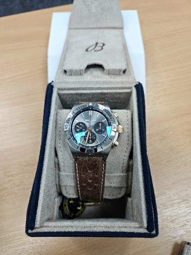 Chronomat b01 triumph - 42,