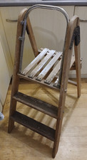VINTAGE 3 STEP WOODEN Seat