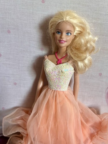 Vintage 2010 barbie with rare - vintage,