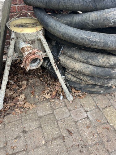Screed pump tripod - screed,