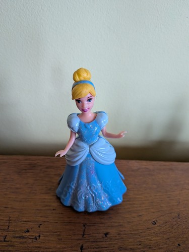 Disney clip dolls cinderella - clip,
