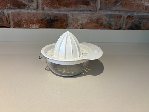 Pampered chef citrus squeezer - pampered,