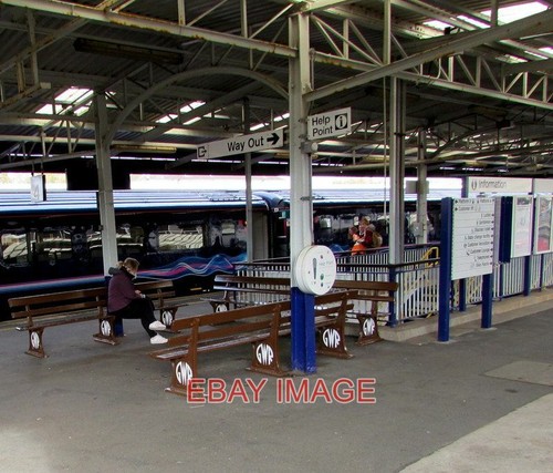 Photo gwr benches and - , help