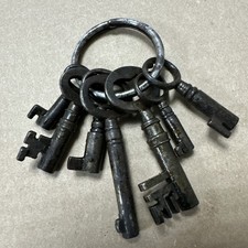 7  Keys Cast Iron Skeleton