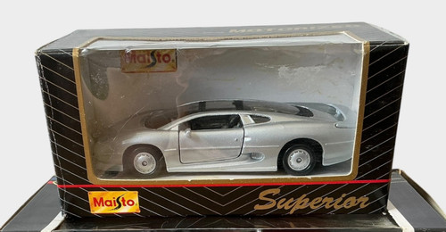 Maisto superior jaguar xj220 - maisto,