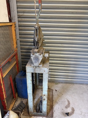 Metal guillotine - metal,