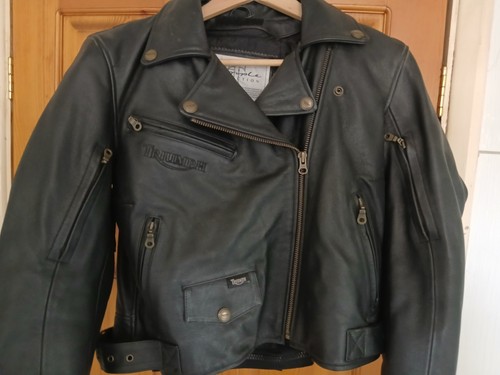 Vintage triumph triple - ,