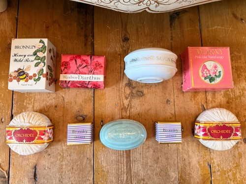 Vintage unused soaps - 9x,