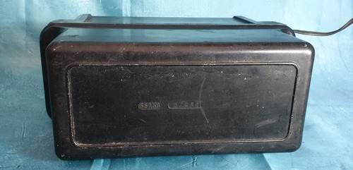 Vintage black bakelite - black, gpo