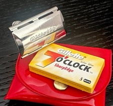 Vintage Gillette Tech Travel Kit/1966 L2/42 grams