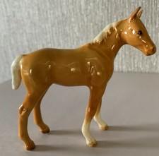 BESWICK HORSE FOAL MODEL No. 1817 FACING RIGHT PALOMINO  GLOSS PERFECT BOXED