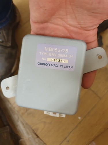 Mitsubishi fto mb953725 ecu - mb953725,