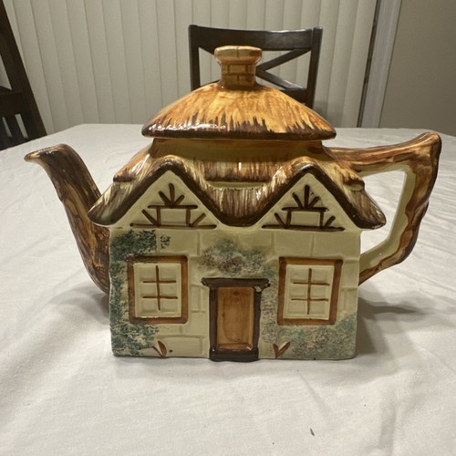 Vtg keele street - vtg, pottery