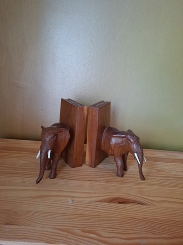 Pair carved wooden - ,