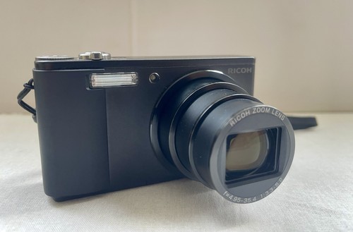 Ricoh 10mp digital - ricoh, camera