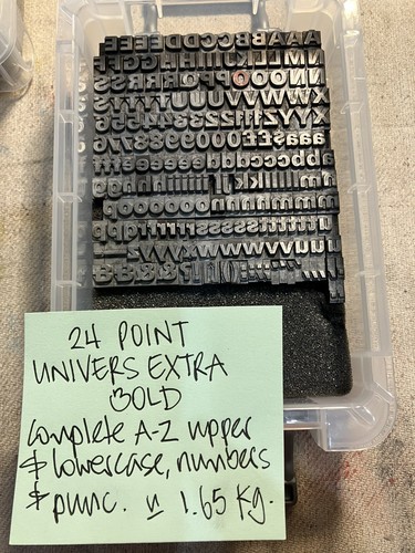 Point univers extra - 24, bold