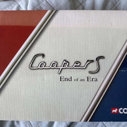Corgi mini cooper diorama - corgi, "s"