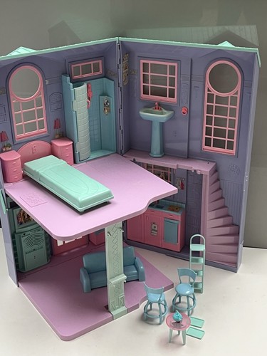 Vintage barbie townhouse - barbie,