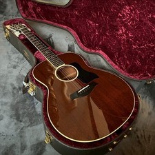 Taylor 528e, made in 2013, hard case included, used, weighs 2.3kg